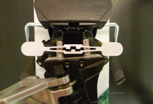 We're assuming the idea of this gauge is you start with your gap a bit wide, then carefully crank the gap closed. We're assuming the idea of this gauge is you start with your gap a bit wide, then carefully crank the gap closed.