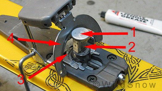 Lube backcountry skiing binding. Lube backcountry skiing binding.