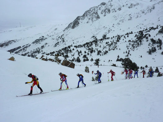 Kilian Jornet leading the pack early in the race.