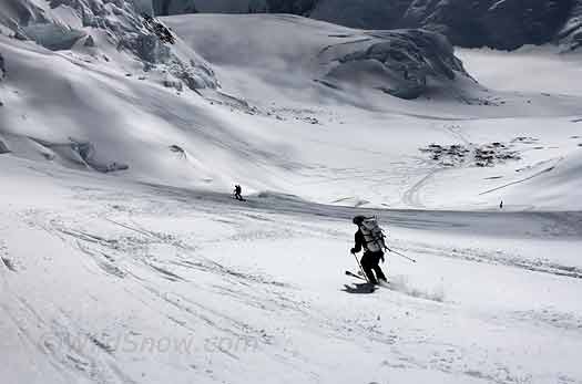 denali-motorcycle-ski A banshee on motorcycle hill.
