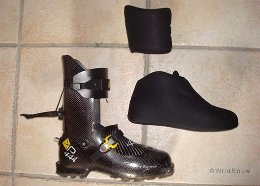 Lightweight ski touring boots. Lightweight ski touring boots.