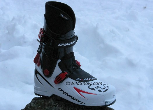 Dynafit Evo backcountry skiing ski mountaineering boot, racing. Dynafit Evo backcountry skiing ski mountaineering boot, racing.