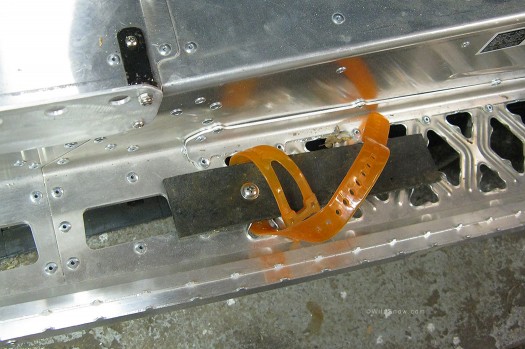 Tails of skis easily lash to the lattice holes in M8 running board. Tails of skis easily lash to the lattice holes in M8 running board.
