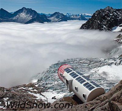 Bivacco Gervasutti, in Italian, a 'bivacco' is a small mountain hut without food service. Bivacco Gervasutti, in Italian, a 'bivacco' is a small mountain hut without food service.