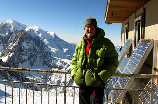 Lou, at top of Montets cable, Mt Blanc in background. Lou, at top of Montets cable, Mt Blanc in background.