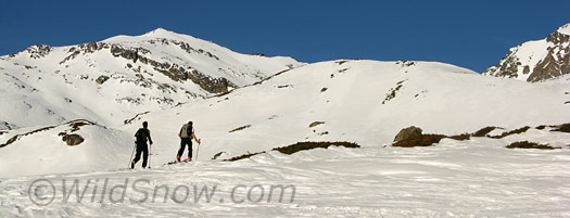 Up. Arp Veille is your basic 'lower Alps' moderate ski touring peak. Up. Arp Veille is your basic 'lower Alps' moderate ski touring peak.