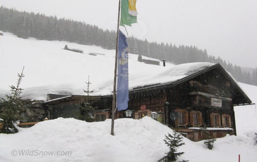 The ubiquitous gasthaus that's seems to be part of every tour around here. The ubiquitous gasthaus that's seems to be part of every tour around here.
