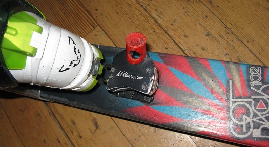 His Blogness rigged up custom parts on the bindings. His Blogness rigged up some custom parts on the bindings.