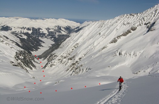 On the up, looking north (away from Gabler). Yep, you get to walk up most of that long valley. On the up, looking north (away from Gabler). Yep, you get to walk up most of that long valley.