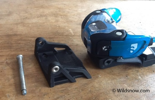 Toe piece and plastic hinge Toe piece and plastic hinge