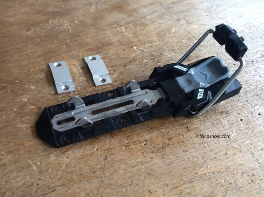 Rear binding to ski attachment. Above are the two aluminum plates that help with additional de-icing capabilities. Rear binding to ski attachment. Above are the two aluminum plates that help with additional de-icing capabilities.