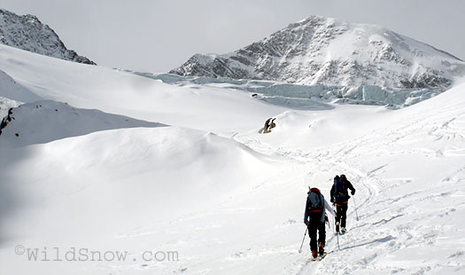 A path up the glacier An easy path up the glacier