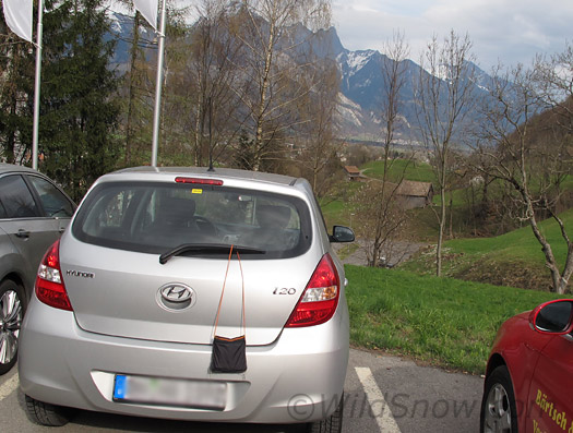 If you see a black bag full of money behind a silver Euro car, please hang it from the wiper blade. If you see a black bag full of money behind a silver Euro car, please hang it from the wiper blade.