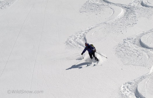 Down glaciated moderate terrain to Schone Aussicht hotel, good snow was found. Lisa skiing. Down glaciated moderate terrain to Schone Aussicht hotel, good snow was found. Lisa skiing