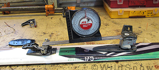 Measuring ramp angle of Dynafit binding. Measuring ramp angle of Dynafit binding.