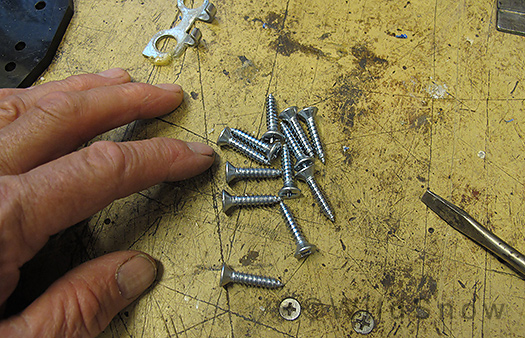 The problem is what screws to use. The problem is what screws to use.