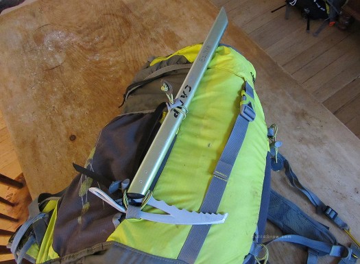 Alpine tools are attached using a minimalist system of bungie and drawstring clamps. Alpine tools are attached using a minimalist system of bungie and drawstring clamps.