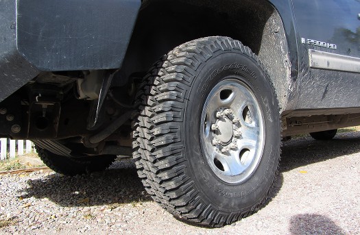 Treadwright tires on 2500 Silverado Duramax. This thing eats front tires for breakfast, so we'll see how the soft tread compound on these does. One thing for sure, they'll grip snow and ice as well as anything. Treadwright tires on 2500 Silverado Duramax. This thing eats front tires for breakfast, so we'll see how the soft tread compound on these does. One thing for sure, they'll grip snow and ice as well as anything.