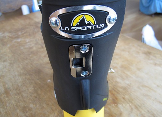 Sandwiched under the rear carbon fiber rib you'll find the lean lock slot. Sandwiched under the rear carbon fiber rib you'll find the lean lock slot.