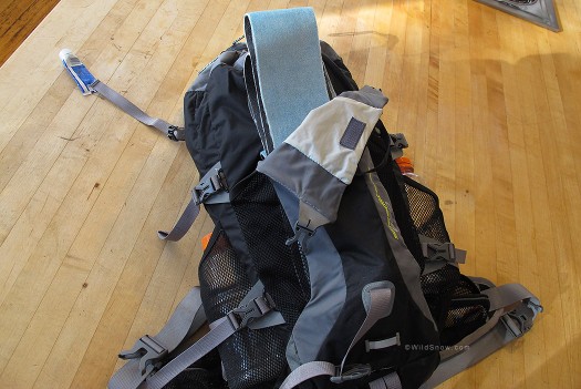 Back pouch is perfect for wet snowy skins, or a spare jacket. Back pouch is perfect for wet snowy skins, or a spare jacket.
