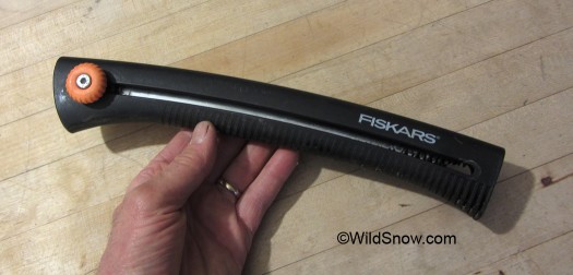 Fiskars retracts to a nice form factor for packing. Fiskars retracts to a nice form factor for packing.