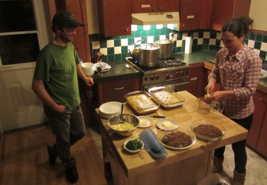 Owner Jasmine and guest Dave whip up dinner. Owner Jasmine and guest Dave whip up dinner.
