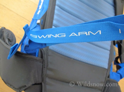 Gone are the waist belt gizmos of the past. Extremely lightweight swing arm system steps in as reACTIV suspension was designed for packs intended to carry less weight. Swing arm straps have stainless steel cable that’s relatively friction free. They work really well, allow a lot of freedom of movement. The waist belt on these packs, instead of all the parts, are made to be really flexible. Again, this concept is that they’re comfortable, they move with you rather than trying to stay static while your body is trying to move. Gone are the waist belt gizmos of the past. Extremely lightweight swing arm system steps in as reACTIV suspension was designed for packs intended to carry less weight. Swing arm has straps of stainless steel cable that’s relatively friction free. They work really well, allow a lot of freedom of movement. The waist belt on these packs, instead of all the parts, are made to be really flexible. Again, this concept is that they’re comfortable, they move with you rather than trying to stay static while your body is trying to move.