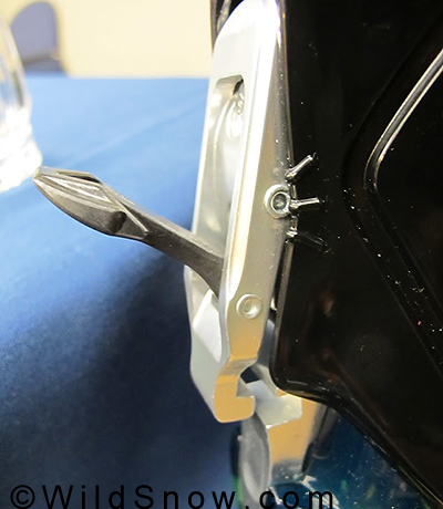 Scarpa latch is monster strong in fore-aft, and totally disengages for touring freedom. Scarpa latch is monster strong in fore-aft, and totally disengages for touring freedom.