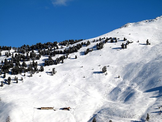 ski tracks Ski tracks