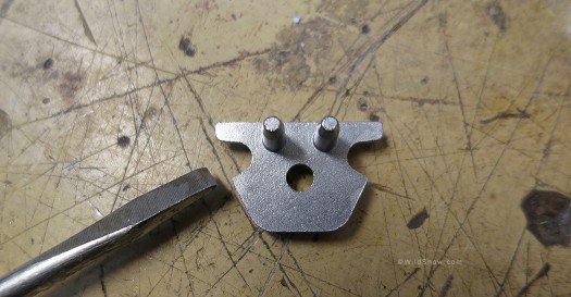The sole blocks come with rear tech fitting uninstalled. The sole blocks come with rear tech fitting uninstalled.