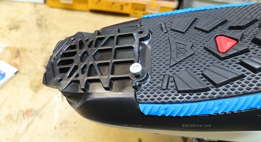 Quest sole toe without pad block installed; note the plastic protruding from front. Quest sole toe without pad block installed, note the plastic protruding from front.