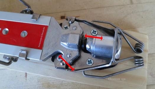 Release mechanism. For alpine mode you remove the front of plate from the toe unit and insert it so it free floats. Release mechanism. For alpine mode you remove the front of plate from the toe unit and insert it so it free floats.