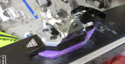4.5 mm toe shim installed, Dynafit ST Radical ski touring binding. 4.5 mm toe shim installed, Dynafit ST Radical ski touring binding.
