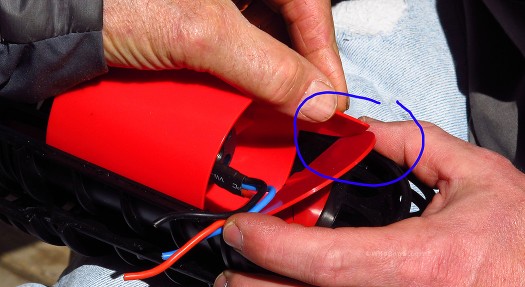 Inside the fan cage, the ducted fan has a 'fang' (circled) that opens the butterfly valve for deflation. Inside the fan cage, the ducted fan has a 'fang' (circled) that opens the butterfly valve for deflation.
