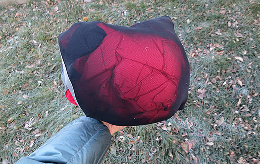 Mesh drop-in pocket easily reverses and makes quick stowage for the parka. Mesh drop-in pocket easily reverses and makes quick stowage for the parka.