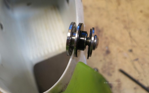 Illustration of the sandwich formed over white Grillamid of shell shoe. Cuff fits in the slot to right under the far right washer and screw. Illustration of the sandwich formed over white Grillamid of shell shoe. Cuff fits in the slot to right under the far right washer and screw.