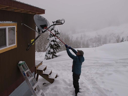 Reception improves when the snow is cleaned off. Reception improves when the snow is cleaned off.