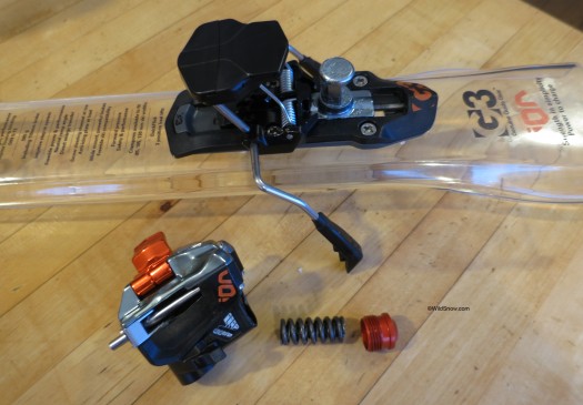 Partial heel teardown reveals typical tech binding construction of the spindle post and lateral release spring. Improvements are subtle. The spring cap threads in quite easily without a tendency to cross-thread. Heel post-spindle appears beefy. Partial heel teardown reveals typical tech binding construction. Improvements are subtle.