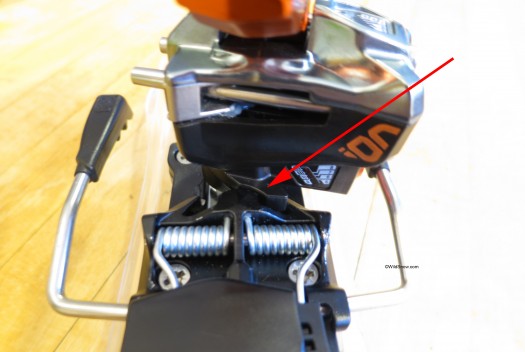 Once binding heel is rotated to touring mode, the brake lock also takes care of blocking accidental rotation. Once binding heel is rotated to touring mode, the brake lock also takes care of blocking accidental rotation.