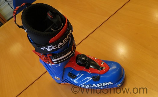 Lower portion of the shell tongue is the side hinged type Scarpa uses on Maestrale. This has the advantage of adding solidity to the boot feel. Lower portion of the shell tongue is the side hinged type Scarpa uses on Maestrale. This has the advantage of adding solidity to the boot feel.