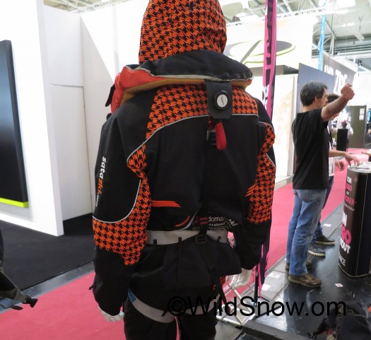 Rear view shows harness integration. A backpack or back protector can easily be integrated. Rear view shows harness integration. A backpack or back protector can easily be integrated.