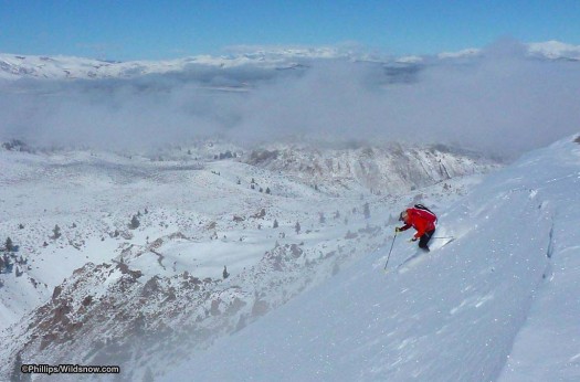The author in his first turn. Mono Lake under the fog in the background. Every turn on the run was excellent, but this was the only optimistic one. The author in his first turn. Mono Lake under the fog in the background. Every turn on the run was excellent, but this was the only optimistic one.