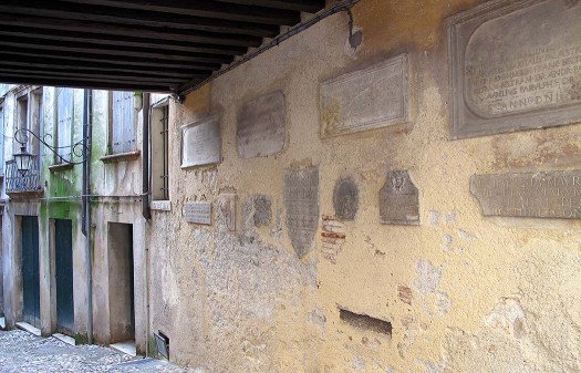 Gravestones and coats-of-arms of Venetian captains are imbedded in the 16th century exterior walls of the Civic Museum and Archives. Gravestones and coats-of-arms of Venetian captains are imbedded in the 16th century exterior walls of the Civic Museum and Archives.