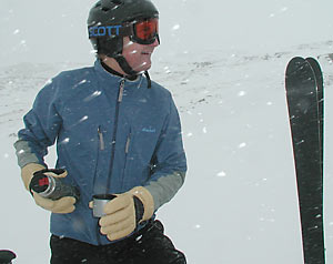 Lou testing the Serendipity in a harsh timberline blizzard. The gloves are Cloudveil Trollers. Lou testing the Serendipity in a harsh timberline blizzard. The gloves are Cloudveil Trollers.