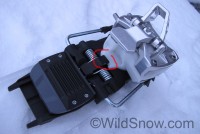 Radical 2.0 heel has what appears to be a super solid anti-rotation lock and brake lock. Radical 2.0 heel has what appears to be a super solid anti-rotation lock and brake lock.