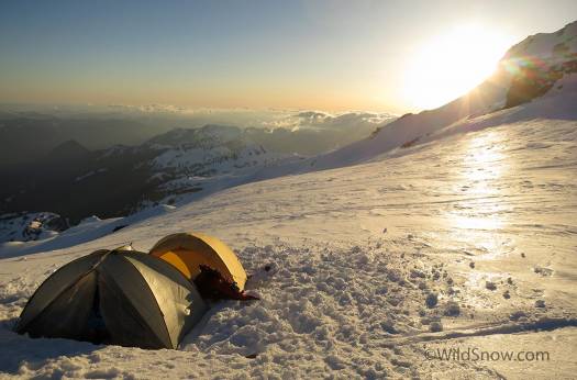 How to day warm at high camp while keeping your pack light?  Testing ground: Rainier, Kautz Camp 2.