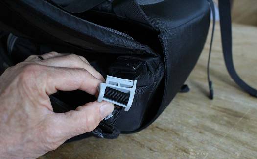 When the pack is on your back, reaching back to clip the magnetic closure on the pack belt becomes intuitive after a couple of tries.