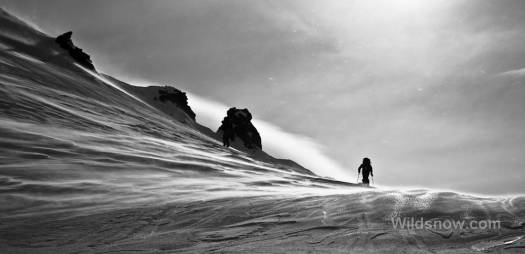 Battling wind on the tour to Refugio Jakob. Wind is an often uncomfortable constant reallity while skiing down south. However it does make some pretty pictures! Battling wind on the tour to Refugio Jakob. Wind is an often uncomfortable constant reality while skiing down south. However it does make some pretty pictures!