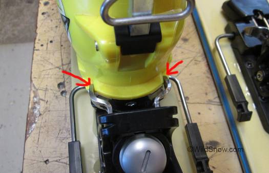 Heel unit steel 'fork' holds the boot down and centered. Solid. Heel unit steel 'fork' holds the boot down and centered. Solid.