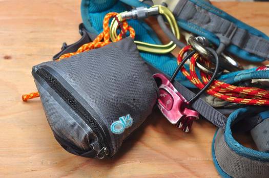 There are two options for packing the jacket into an internal stuff sack. The first being one of the hand pockets, or if you want it smaller, the chest pocket features a double-sided zipper pull and carrying loop. There are two options for packing the jacket into an internal stuff sack. The first being one of the hand pockets, or if you want it smaller, the chest pocket features a double-sided zipper pull and carrying loop.